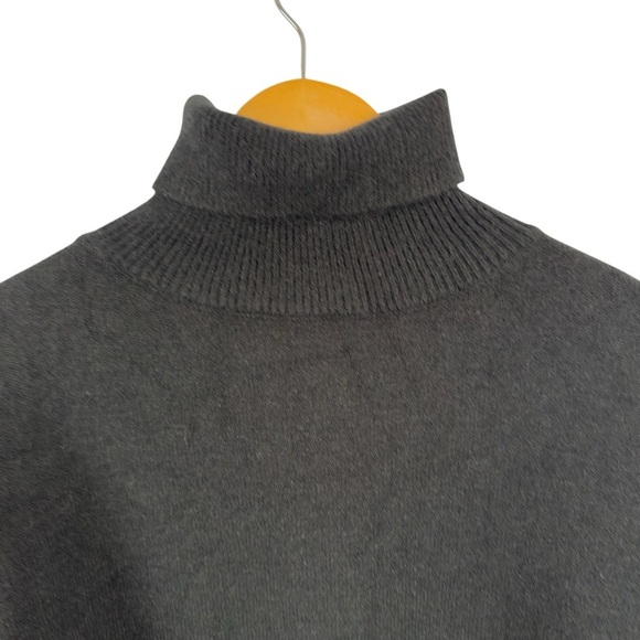Femme Society Turtleneck Black Sweater Size Medium Minimalist Neutral Roll Neck - Picture 7 of 16